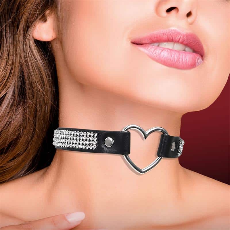 1 collar con corazon y pedreria estilo choker cuero vegano talla unica 1