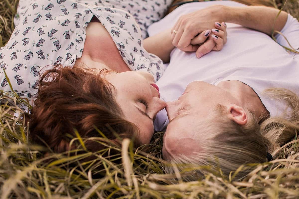 Amantes públicos en artículo de prácticas sexuales